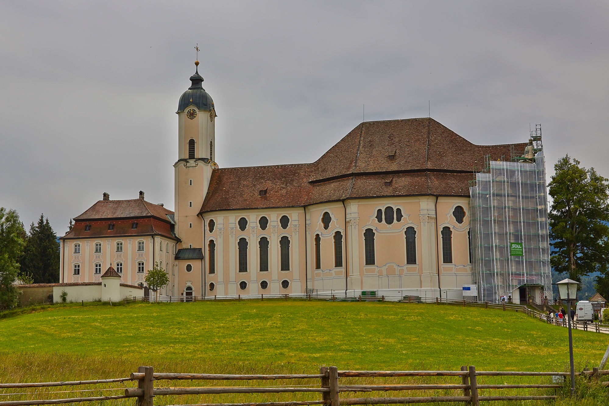 Wieskirche, vollständige Bezeichnung: Wallfahrtskirche zum Gegeißelten Heiland auf der Wies