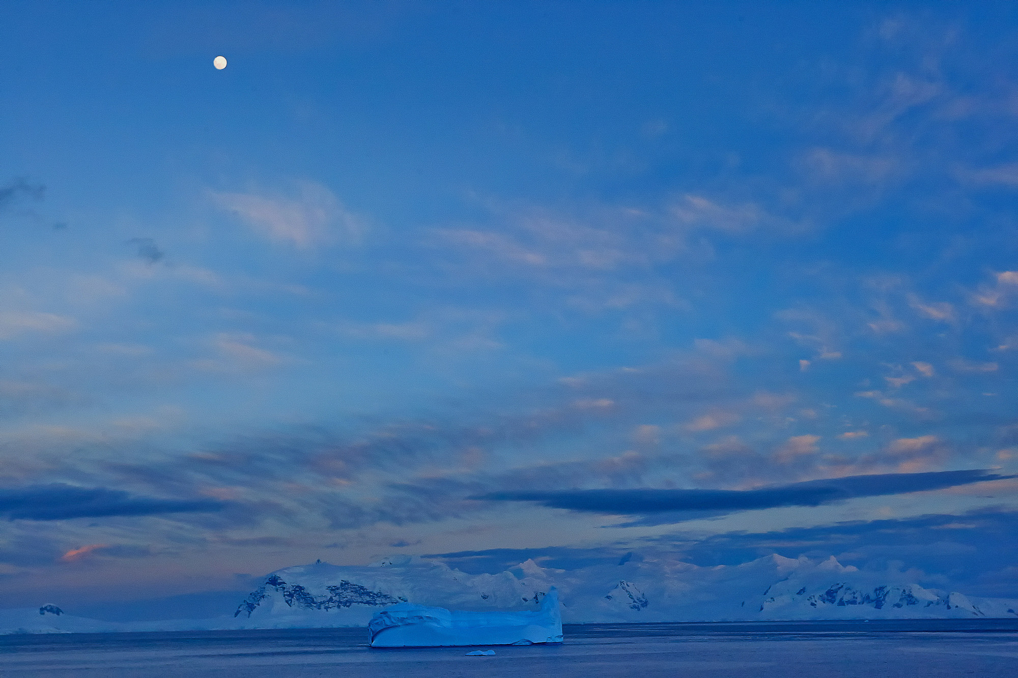 morning mood at Ronge Island, Mount Britannia