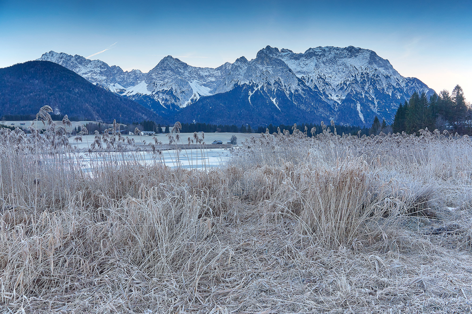 lake Schmalensee in front of the Karwendel mountains near Mittenwald